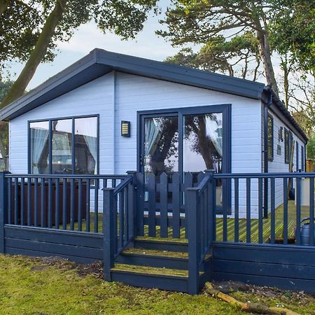 Stunning Cliff Top Cottage - Uk48809 Lowestoft Exterior photo