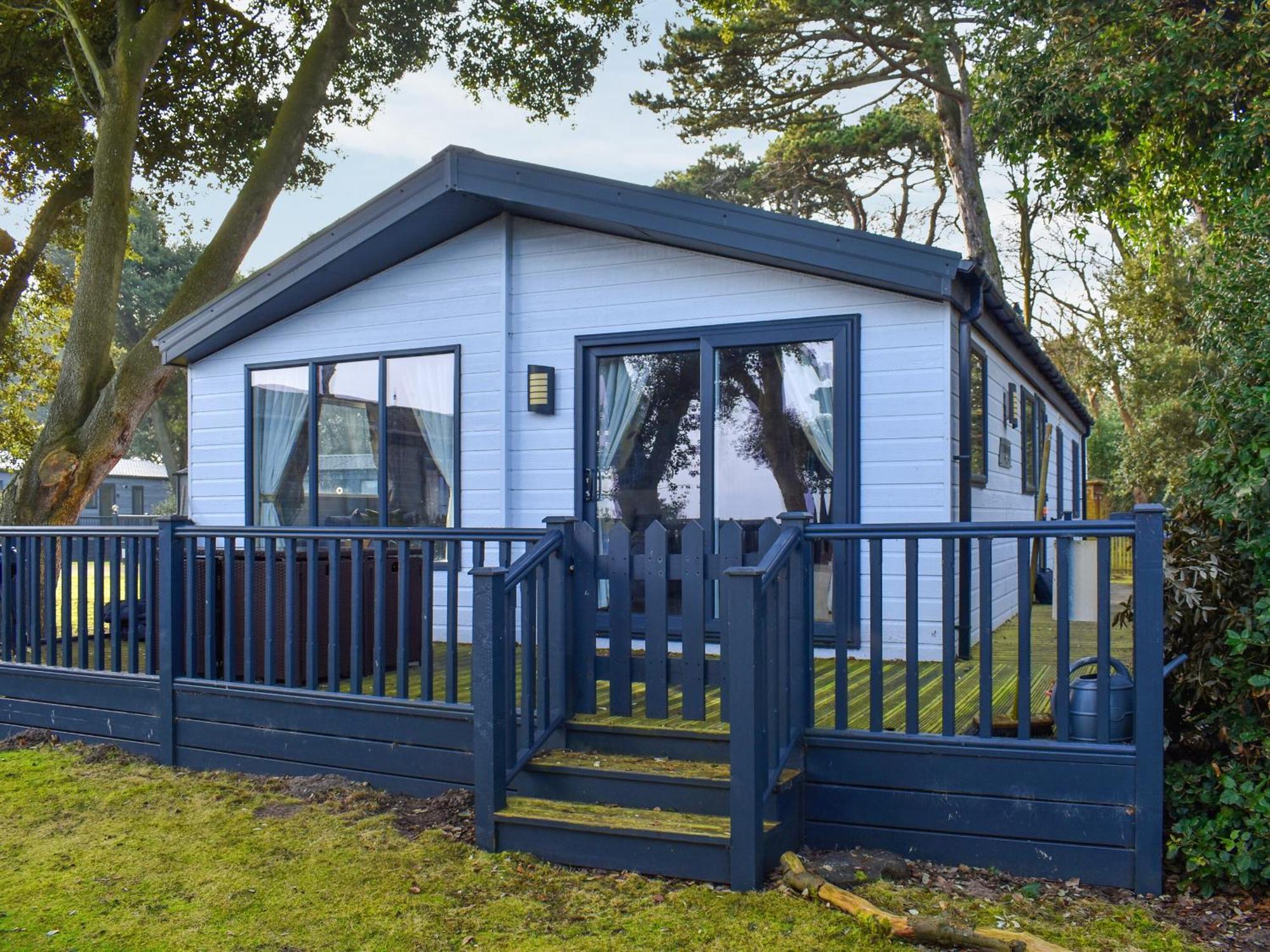 Stunning Cliff Top Cottage - Uk48809 Lowestoft Exterior photo